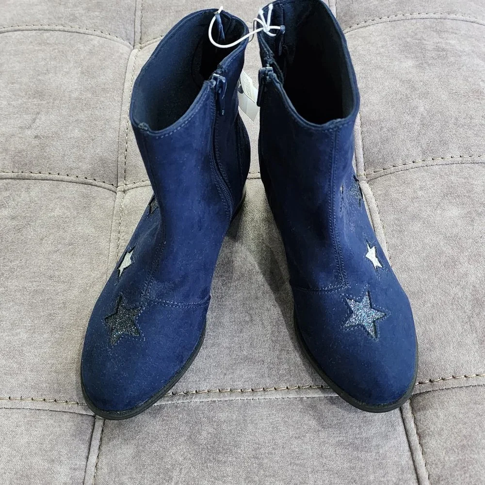 NWT Old Navy Girls Boots Size 4